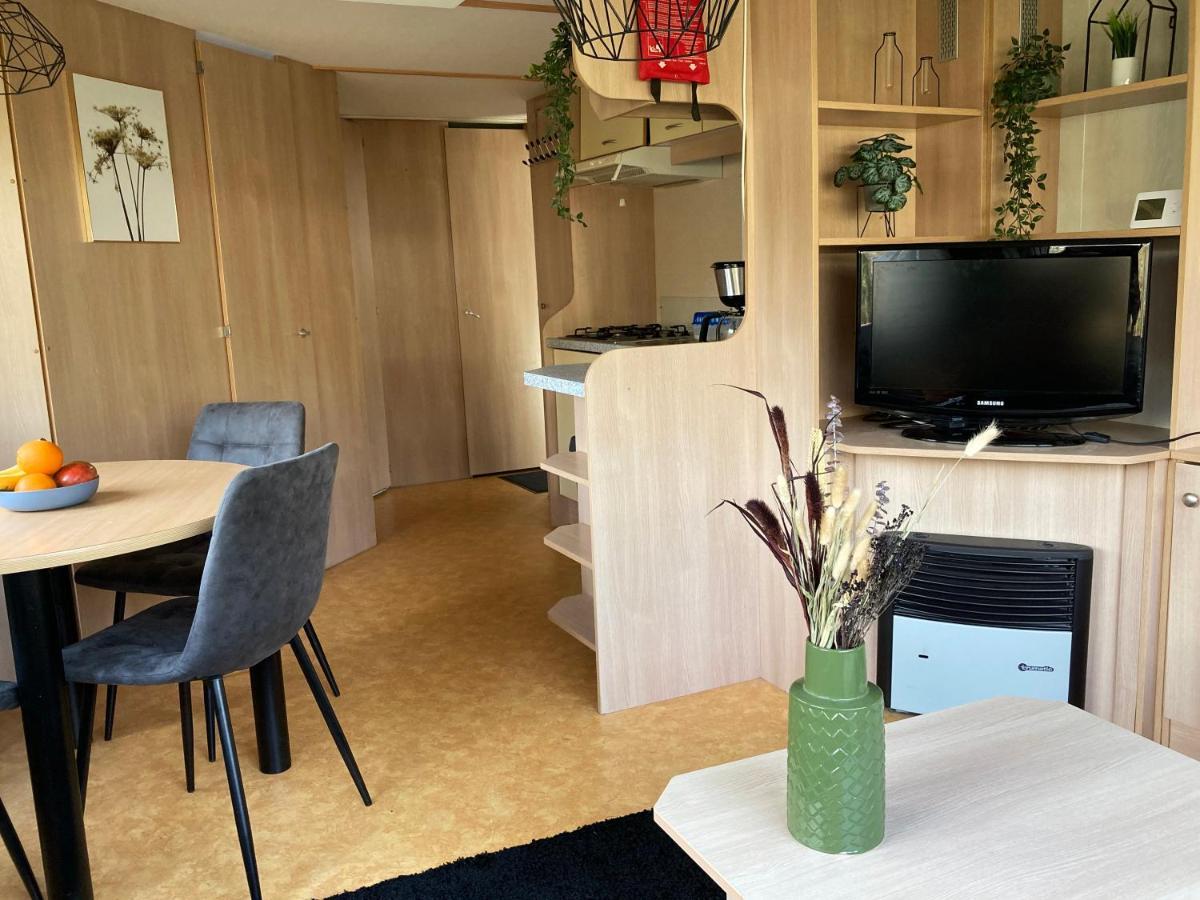 Chalet 'T Rijsterbos Op Camping Met Zwembad! Villa Eksteriør billede