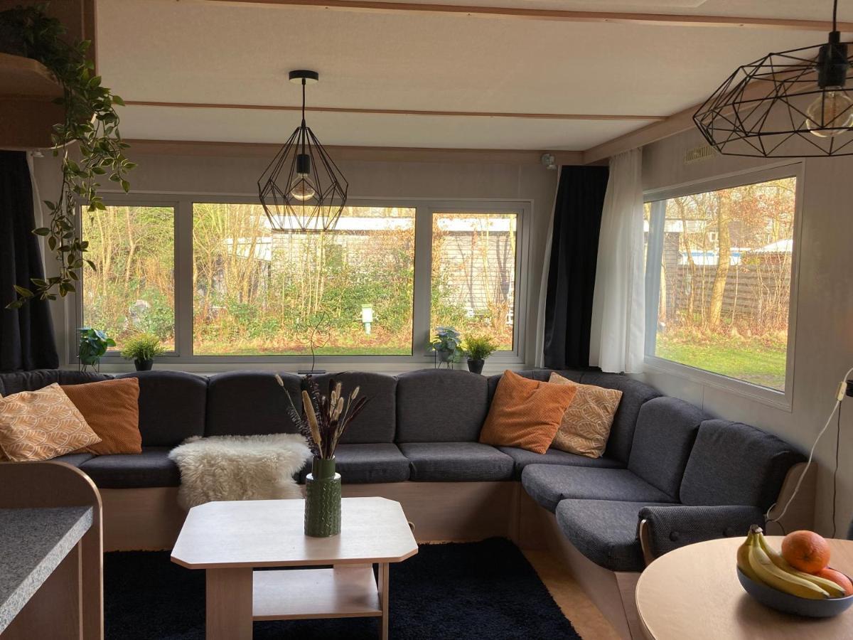 Chalet 'T Rijsterbos Op Camping Met Zwembad! Villa Eksteriør billede