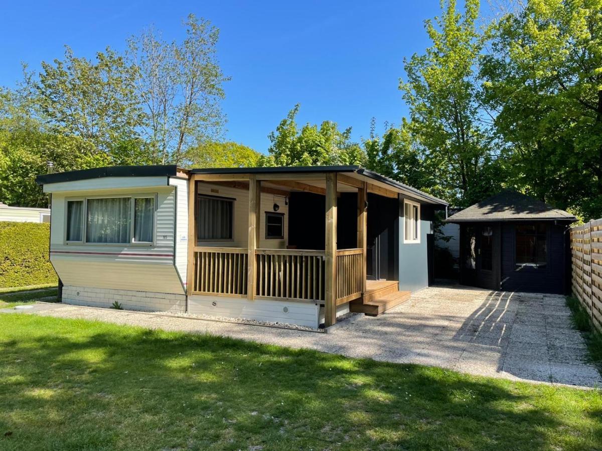 Chalet 'T Rijsterbos Op Camping Met Zwembad! Villa Eksteriør billede